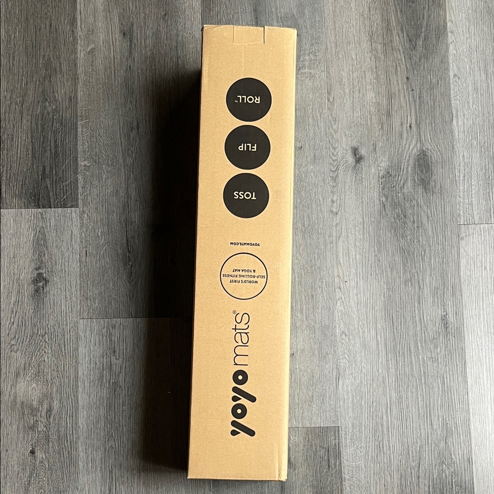 YoYo Mats Yoga Mat in gray Self rolling